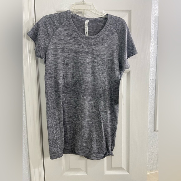 New, Lululemon, Swifty Tech short sleeve, size 12 - Picture 1 of 3